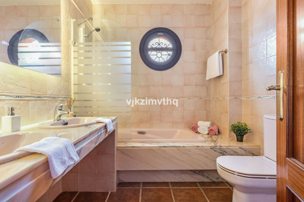 Detached Villa Benahavís Málaga - image 21
