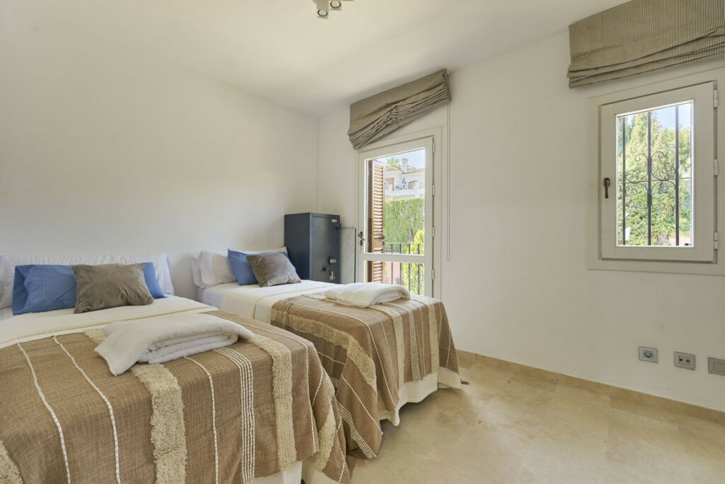 Semi-Detached House The Golden Mile Málaga - image 20