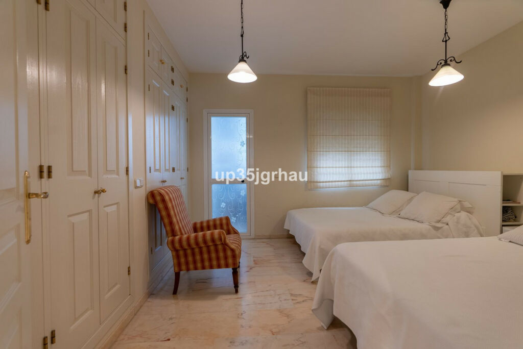 Middle Floor Apartment Estepona Málaga - image 20