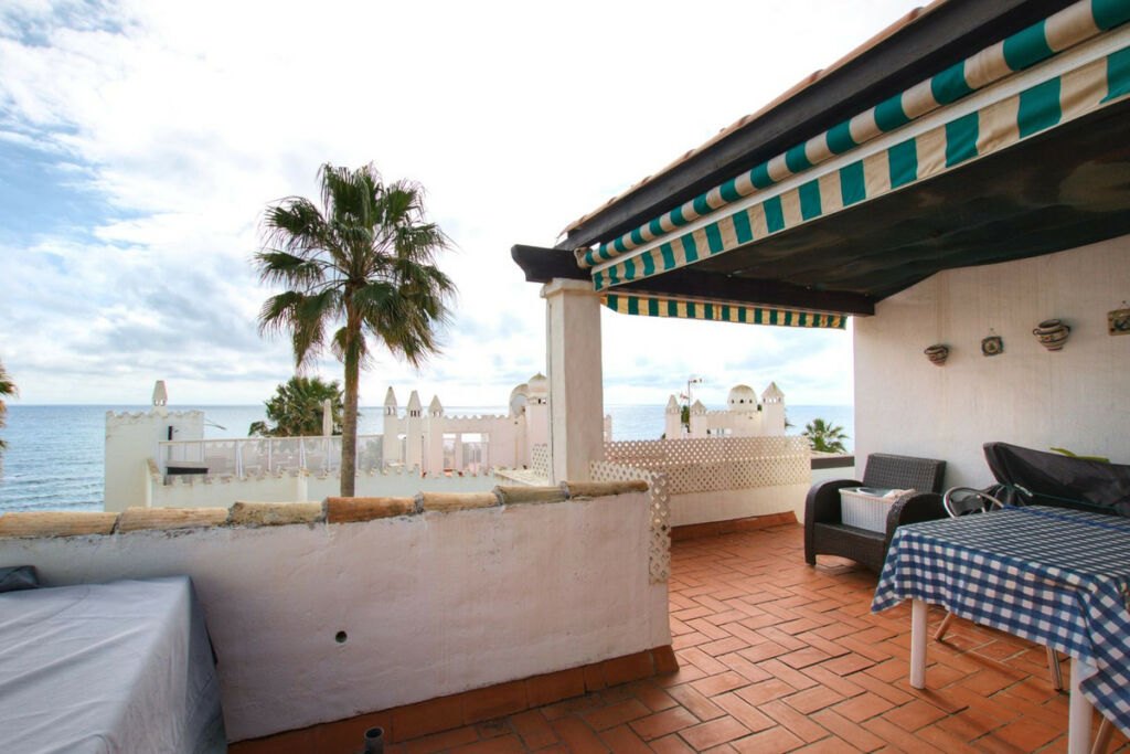 Penthouse Calahonda Málaga - image 21