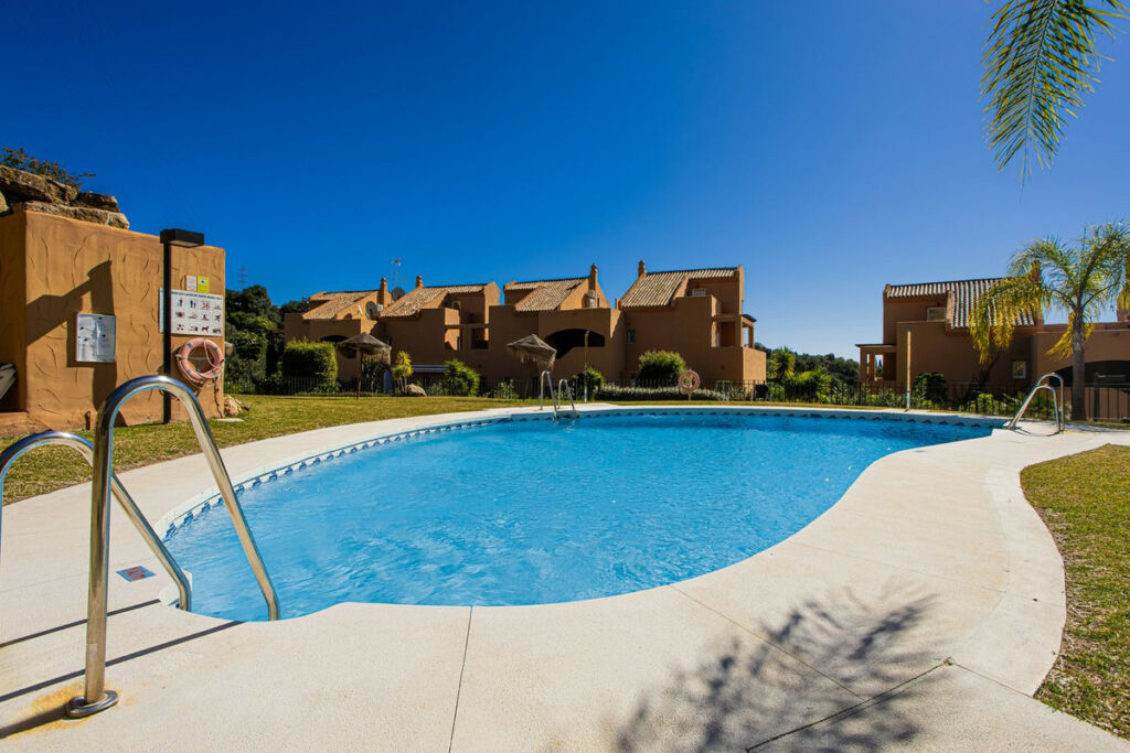 Middle Floor Apartment Elviria Málaga - image 21