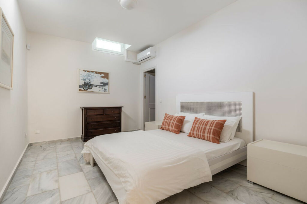 Detached Villa El Paraiso Málaga - image 21