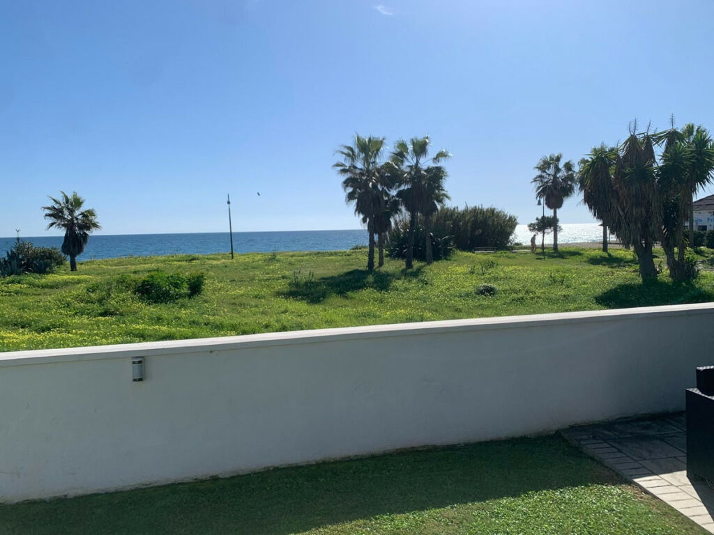 Detached Villa Estepona Málaga - image 20