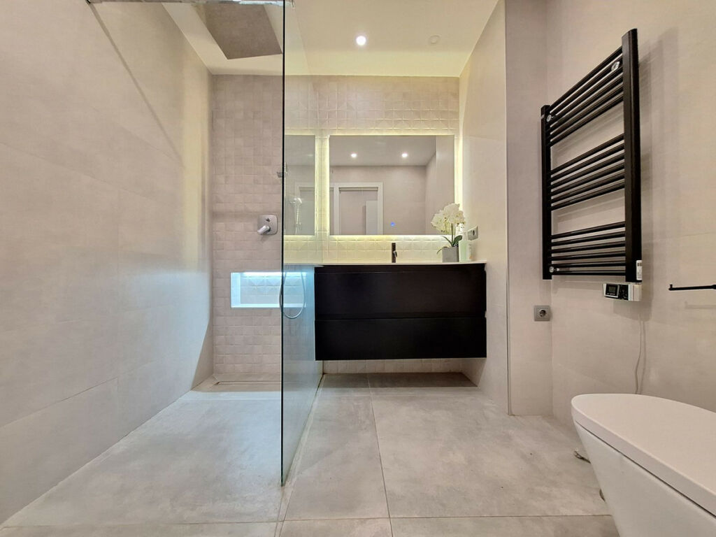 Middle Floor Apartment Bel Air Málaga - image 20
