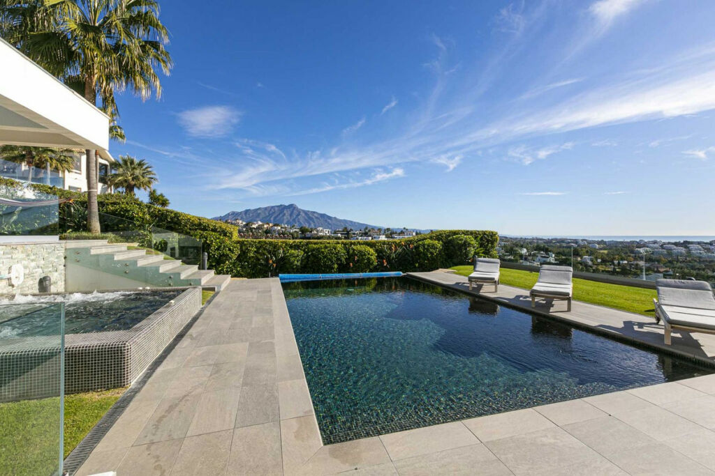 Detached Villa Benahavís Málaga - image 21