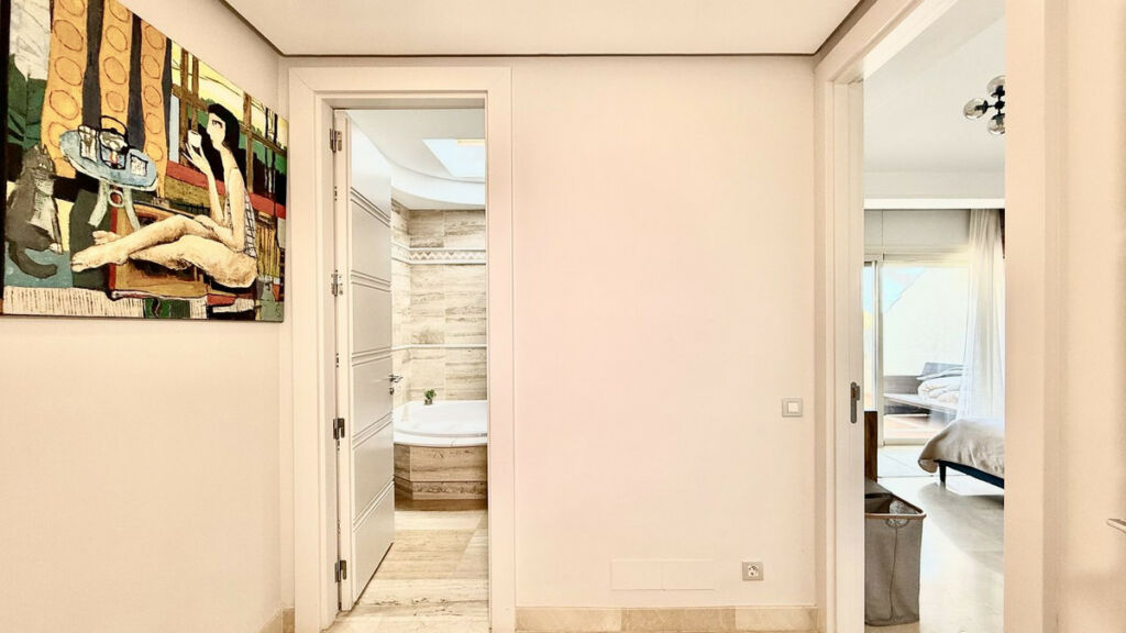 Penthouse The Golden Mile Málaga - image 20