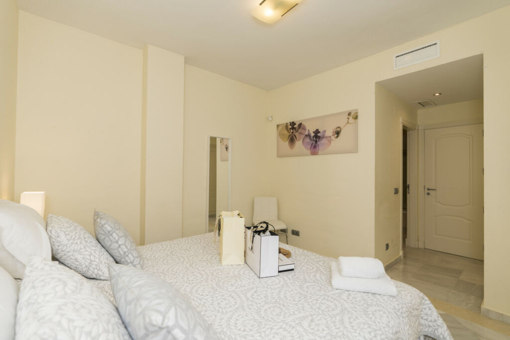 Middle Floor Apartment Nueva Andalucía Málaga - image 22