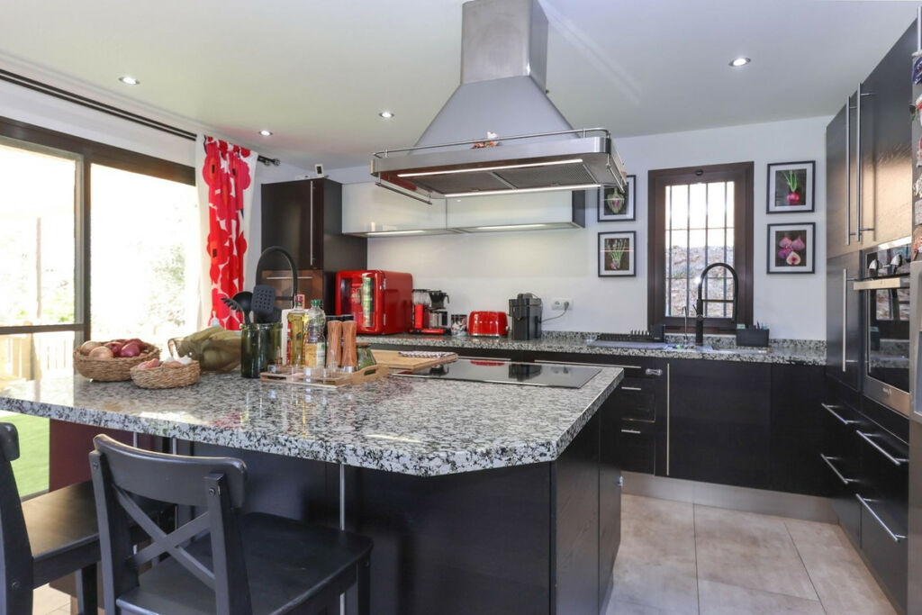 Detached Villa Monda Málaga - image 22