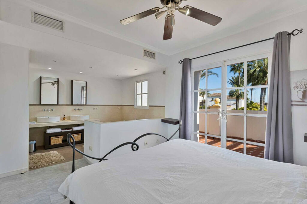 Townhouse Estepona Málaga - image 22