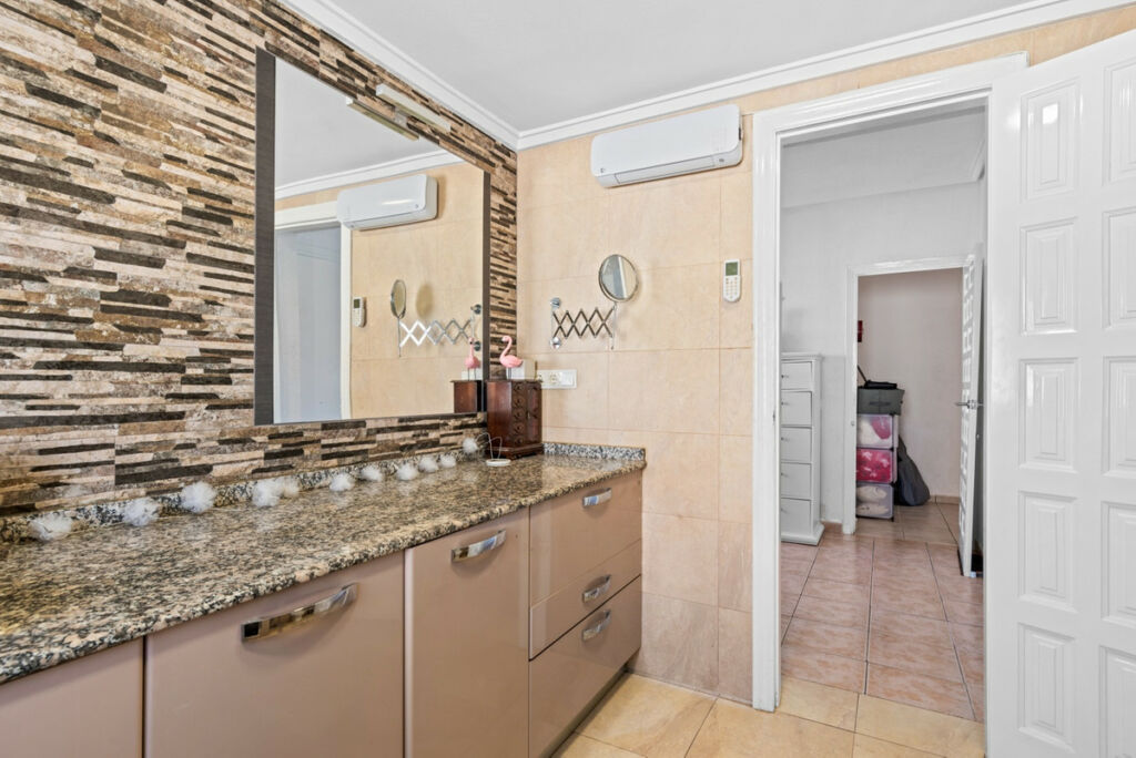 Detached Villa Ciudad Quesada Alicante - image 22