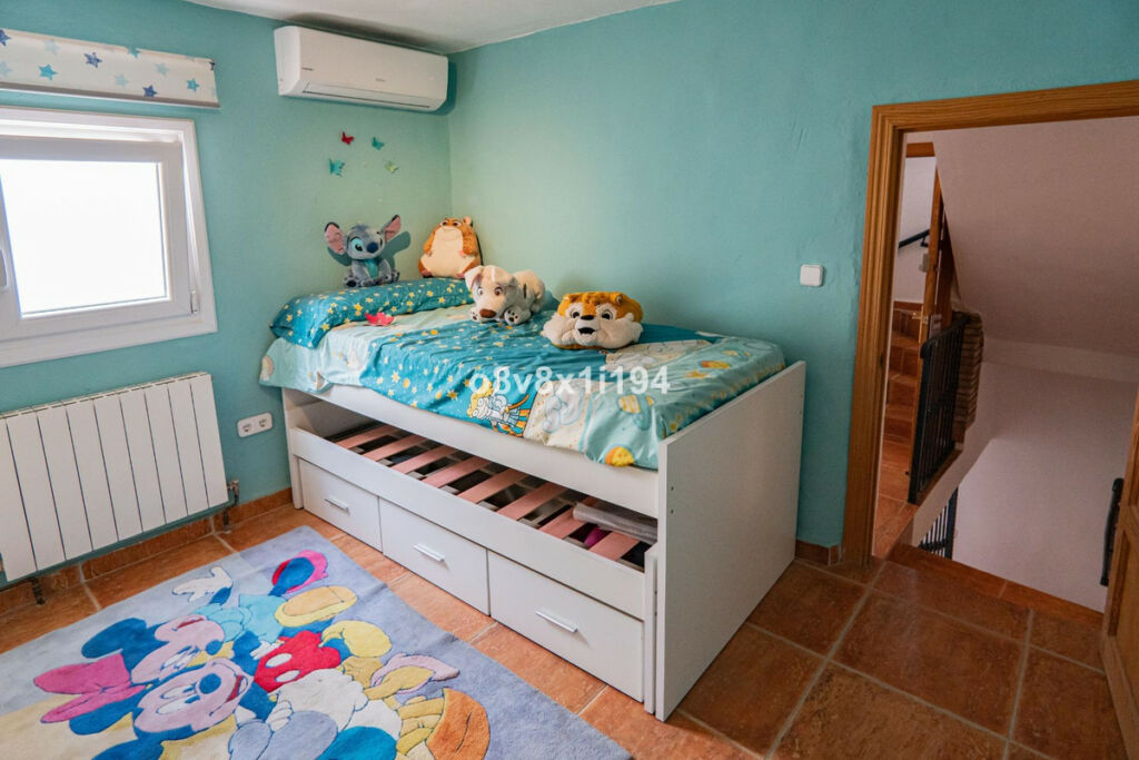 Detached Villa Pizarra Málaga - image 23