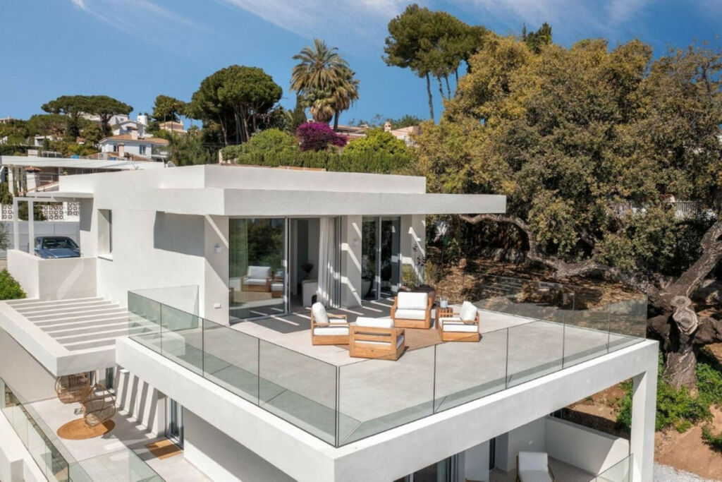 Detached Villa Elviria Málaga - image 23