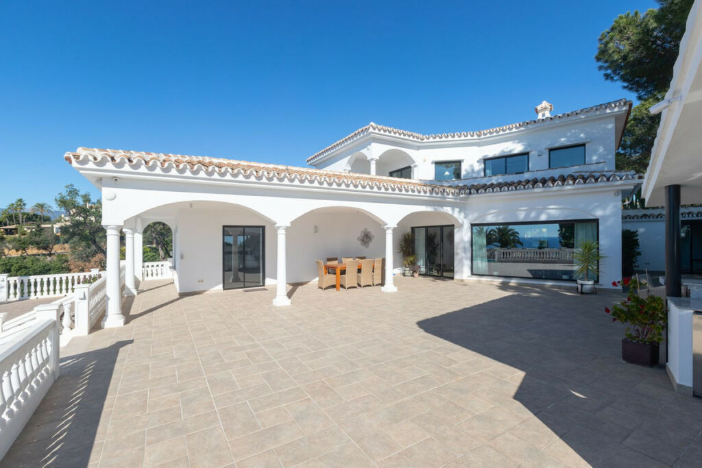 Detached Villa Elviria Málaga - image 25