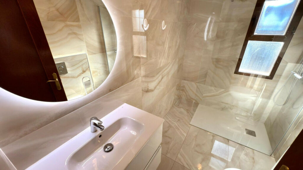 Middle Floor Apartment Benidorm Alicante - image 23