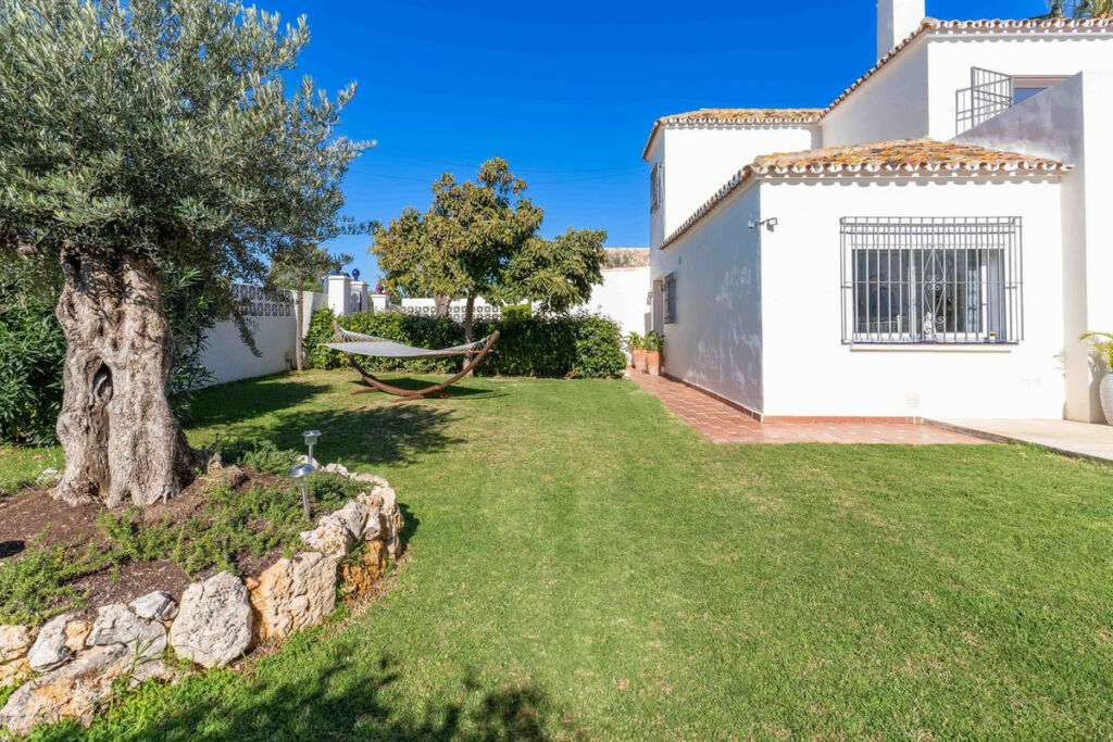 Detached Villa San Pedro de Alcántara Málaga - image 23