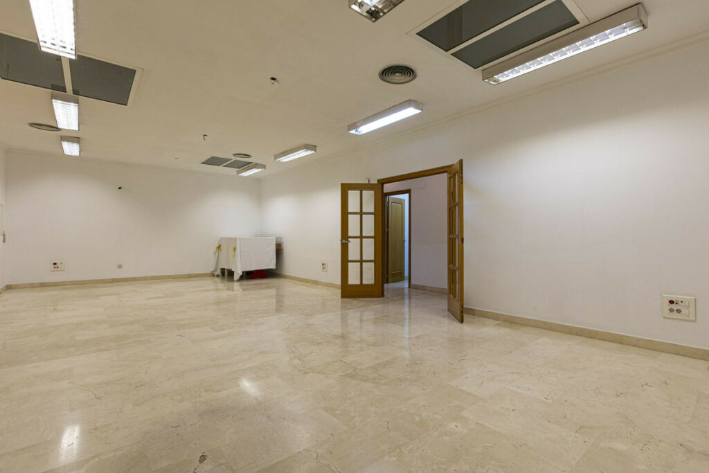 Warehouse Marbella Málaga - image 23