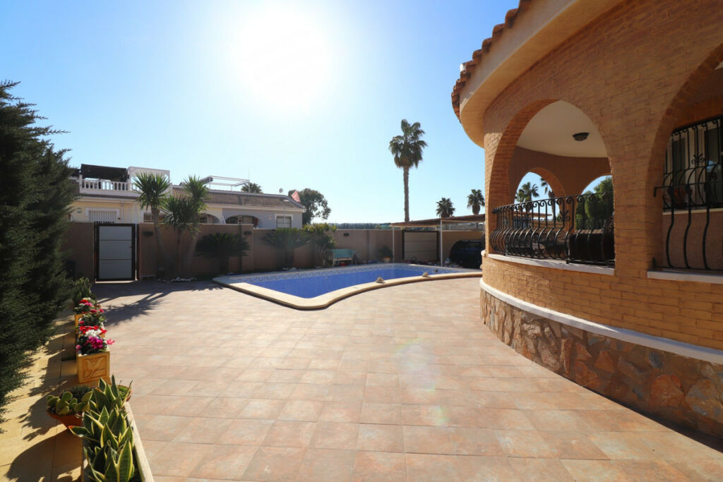 Detached Villa Benijofar Alicante - image 21
