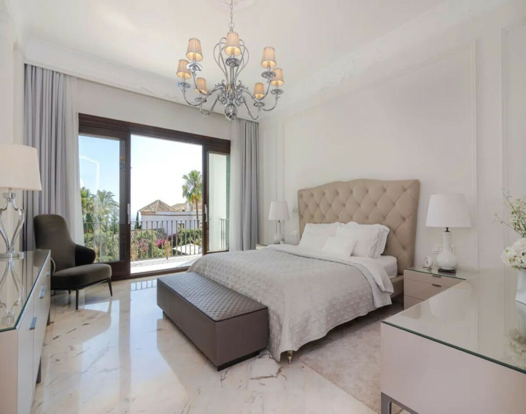 Detached Villa Sierra Blanca Málaga - image 24