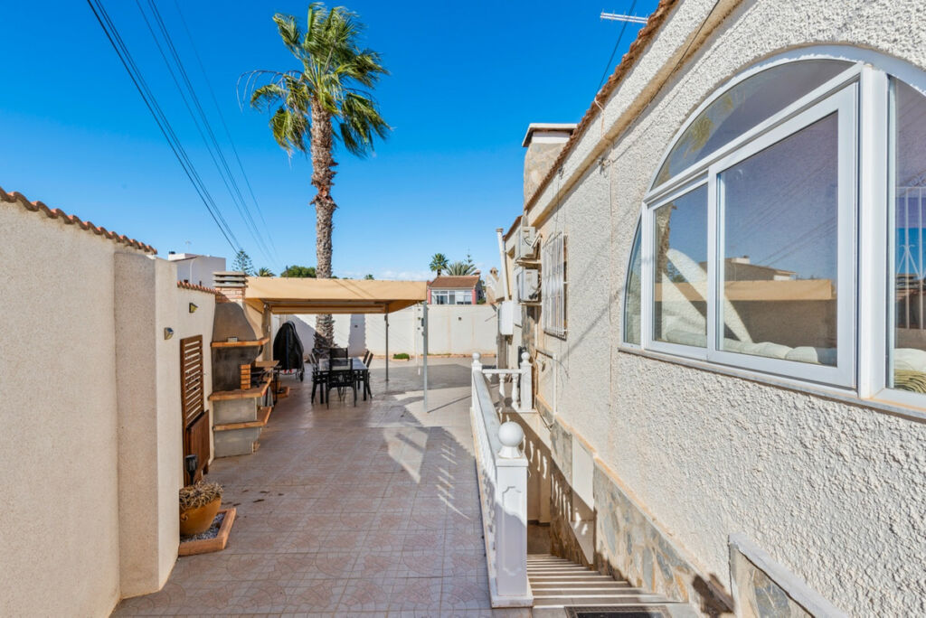 Detached Villa Ciudad Quesada Alicante - image 24