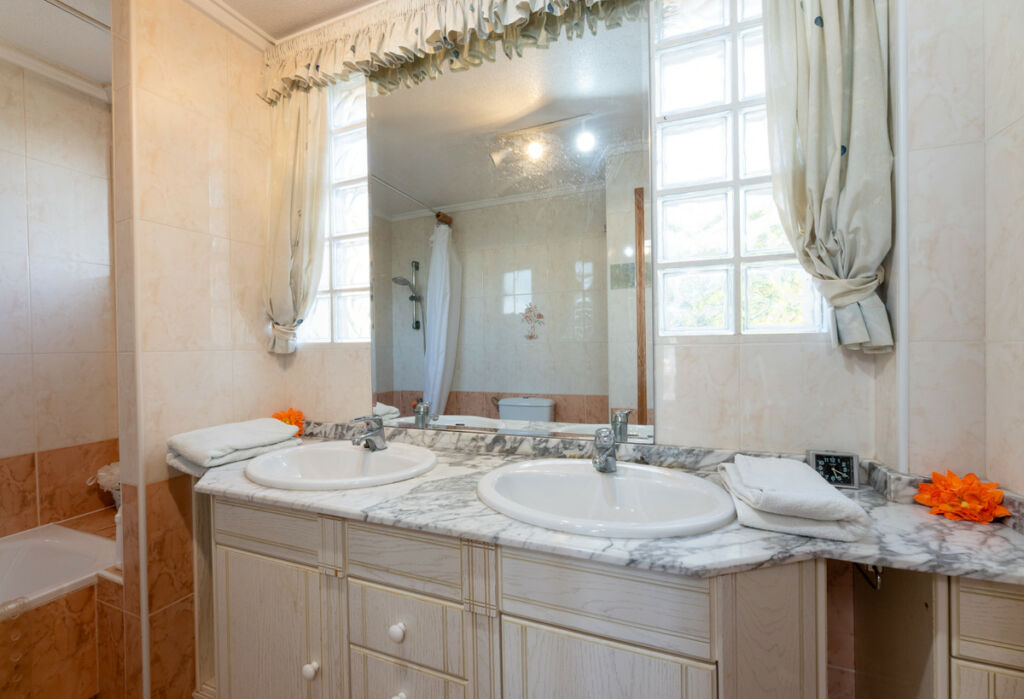 Detached Villa Los Altos Alicante - image 24