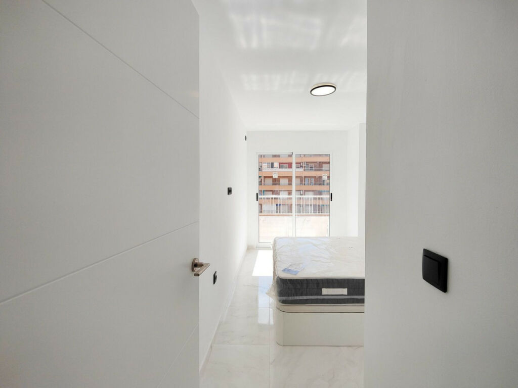 Middle Floor Apartment Punta Prima Alicante - image 24