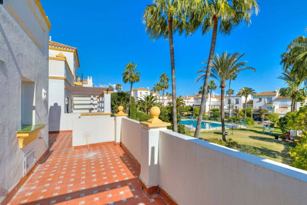 Townhouse Estepona Málaga - image 24
