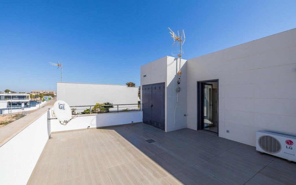 Detached Villa Campoamor Alicante - image 24