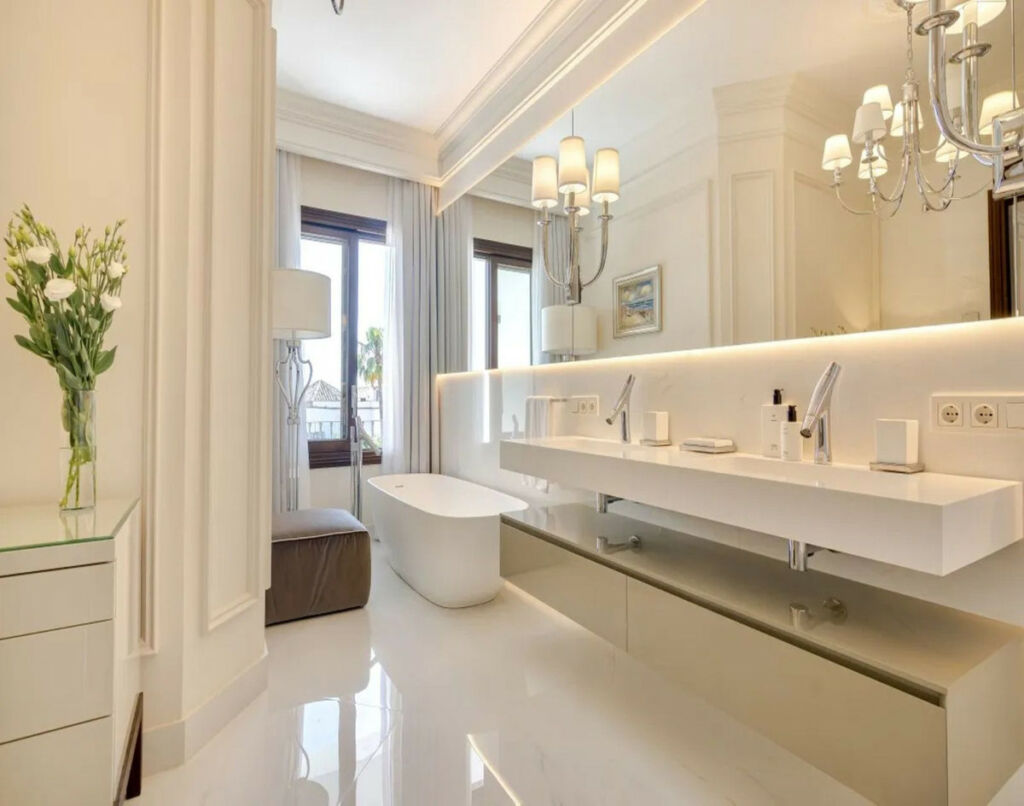 Detached Villa Sierra Blanca Málaga - image 25