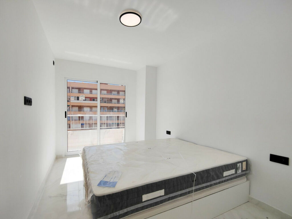 Middle Floor Apartment Punta Prima Alicante - image 25