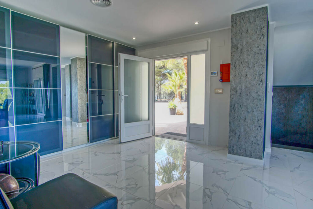 Detached Villa La Nucia Alicante - image 25