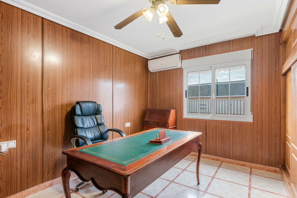 Townhouse Torrevieja Alicante - image 24