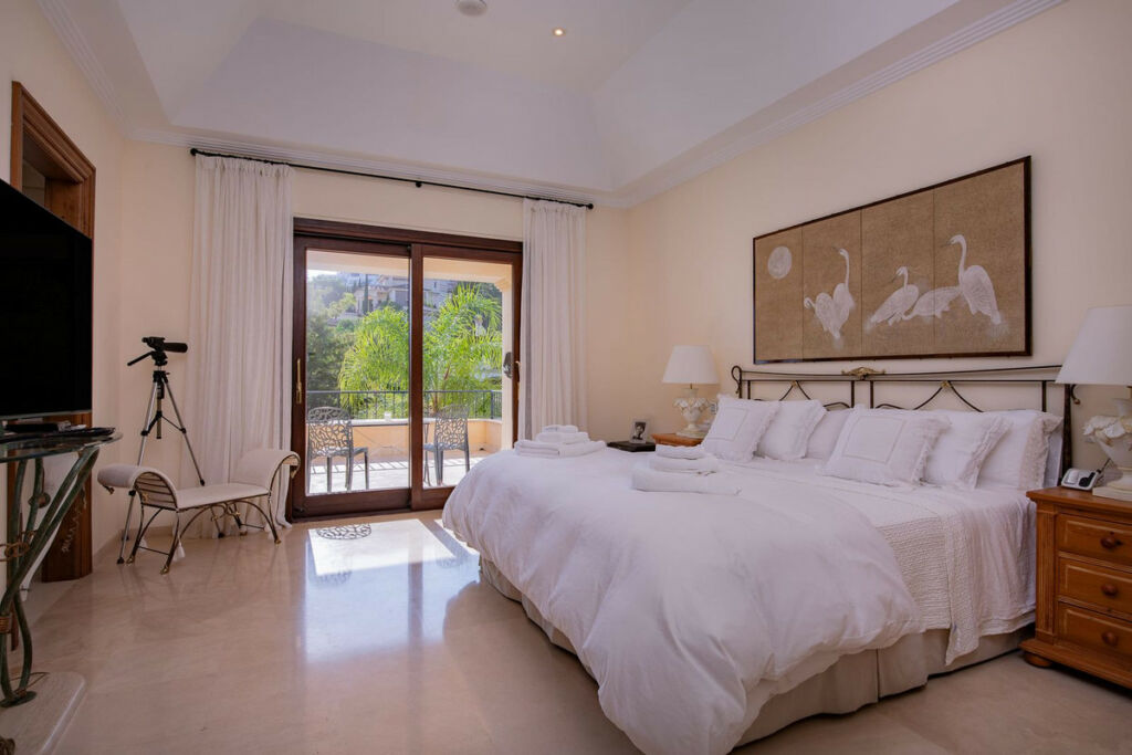 Detached Villa Los Arqueros Málaga - image 23