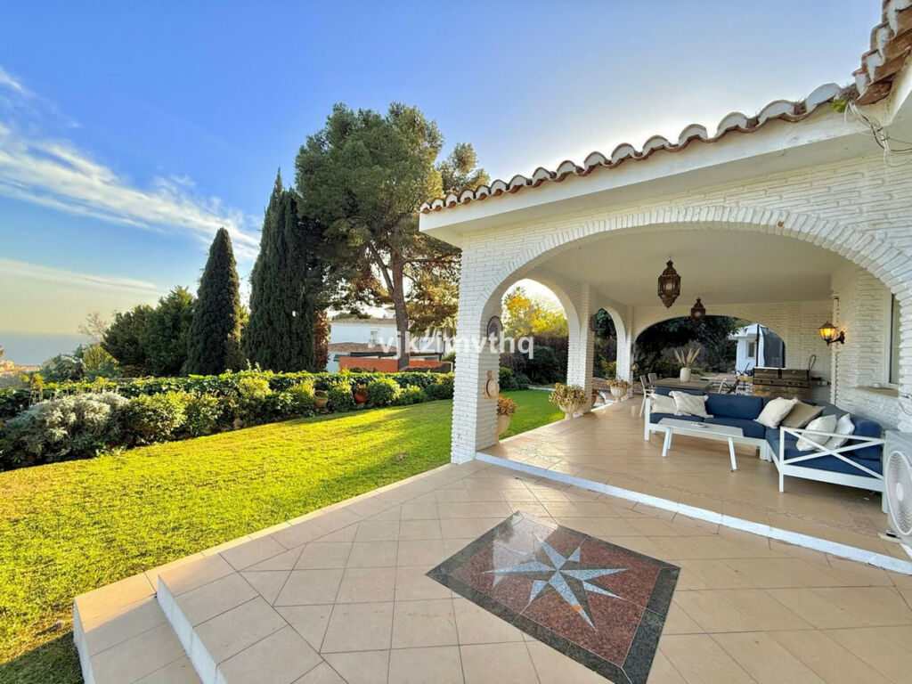 Detached Villa Benalmadena Pueblo Málaga - image 25