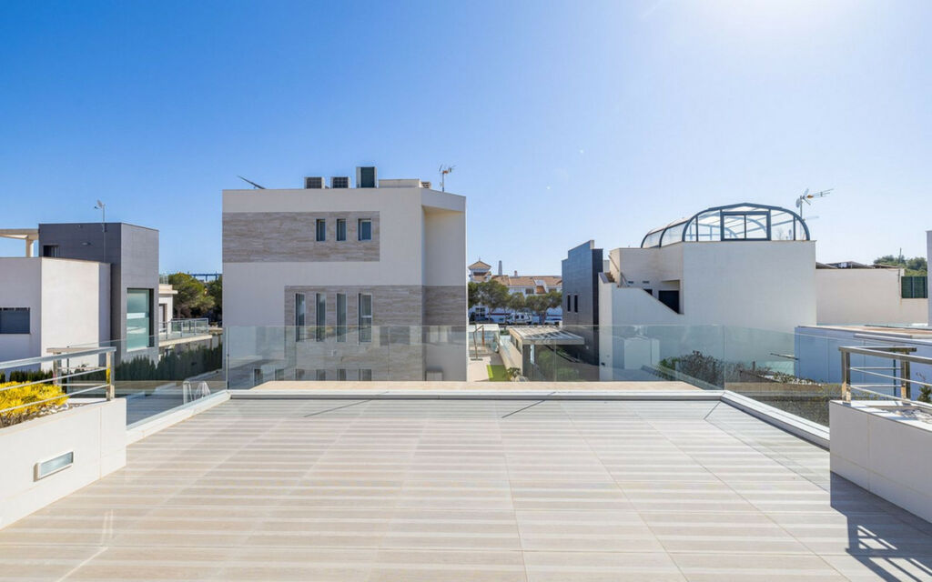 Detached Villa Campoamor Alicante - image 25