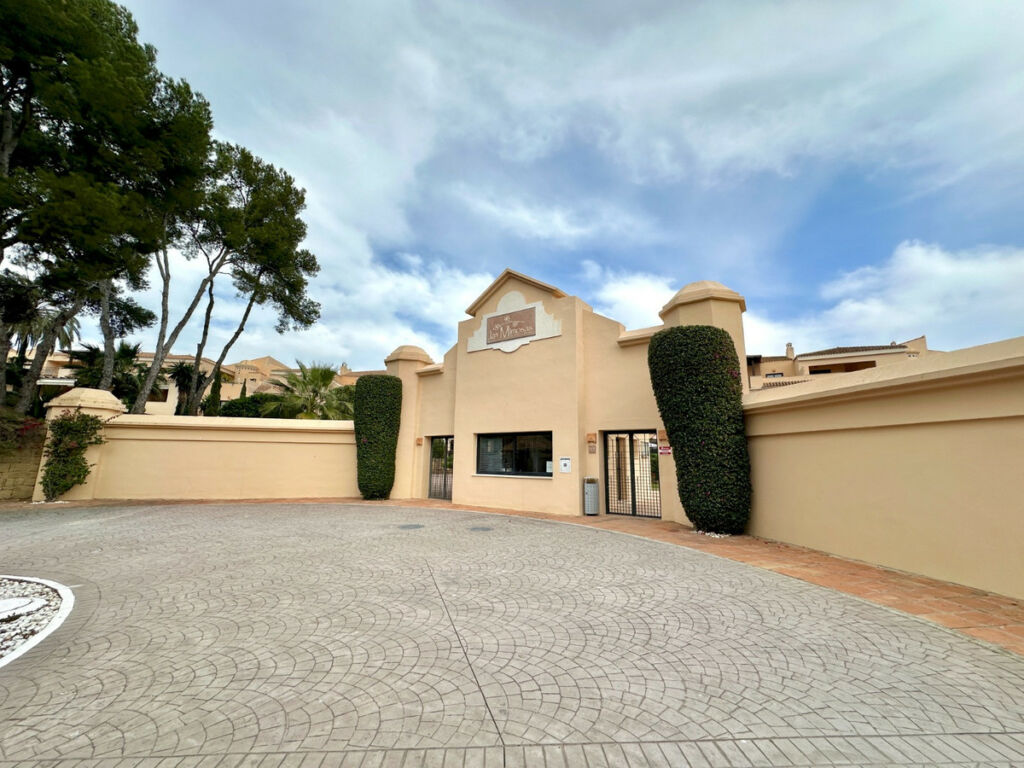 Middle Floor Apartment Puerto Banús Málaga - image 31