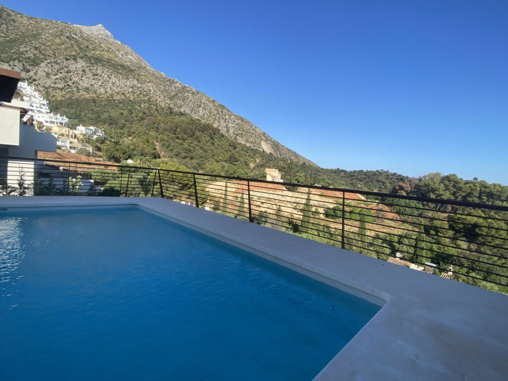 Penthouse Istán Málaga - image 26