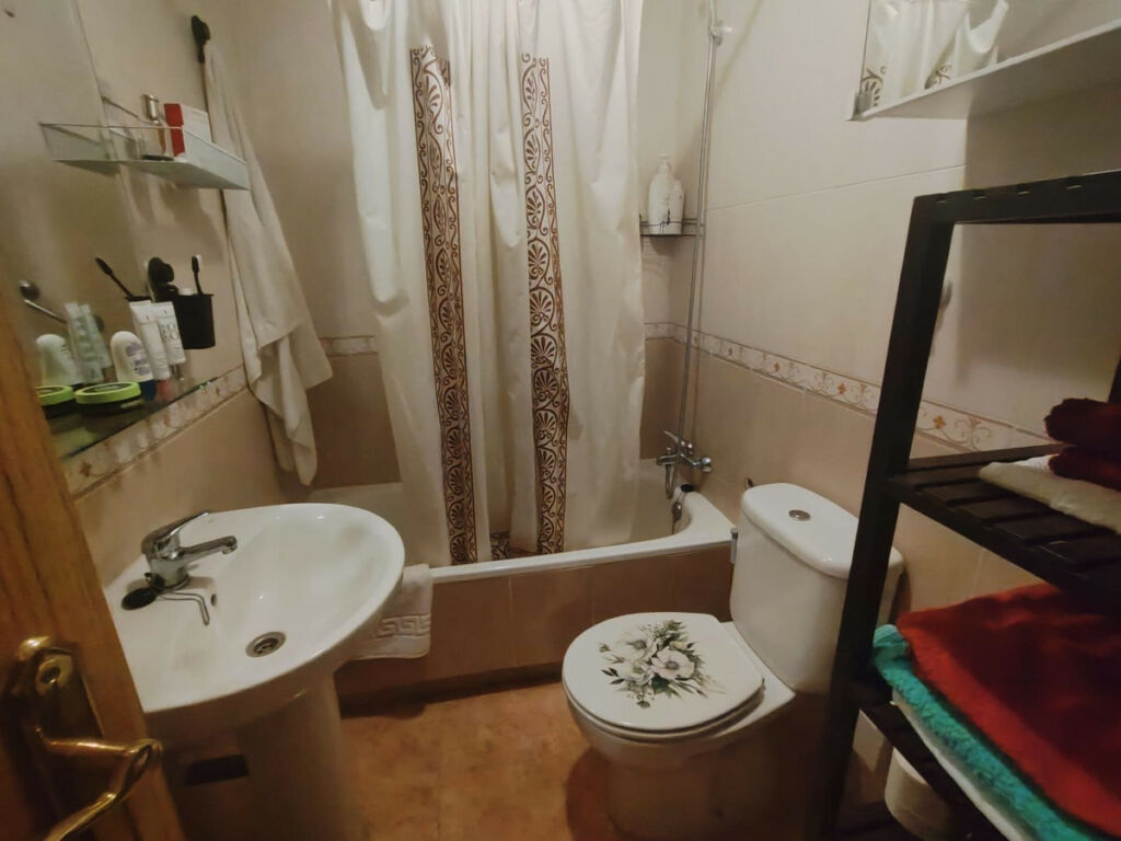 Middle Floor Apartment Torrevieja Alicante - image 26