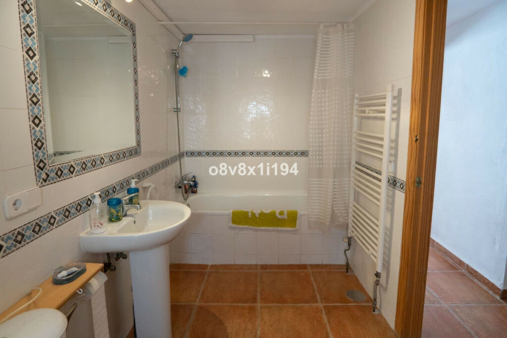 Detached Villa Pizarra Málaga - image 26