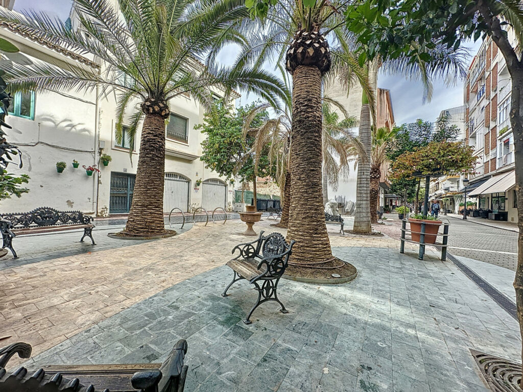 Middle Floor Apartment Estepona Málaga - image 26