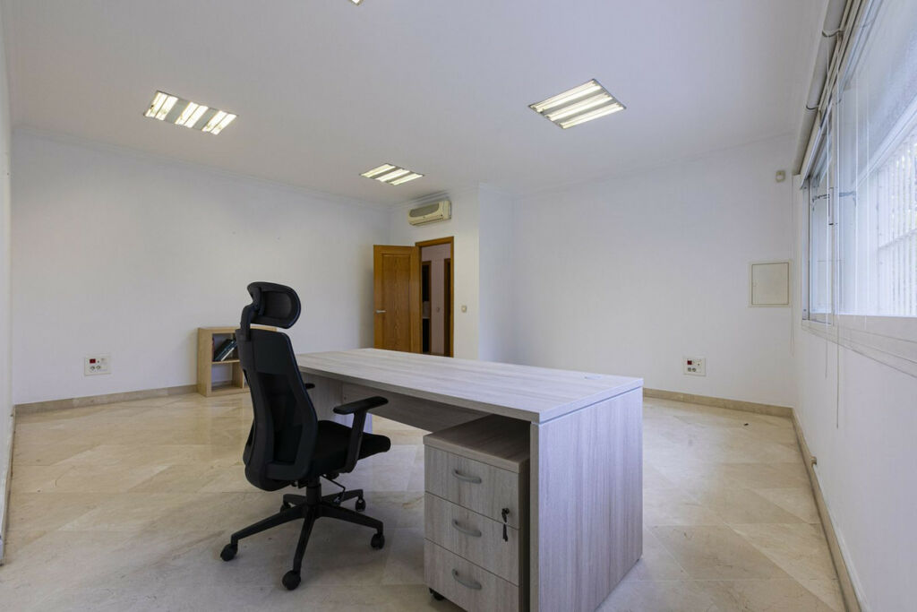 Warehouse Marbella Málaga - image 27