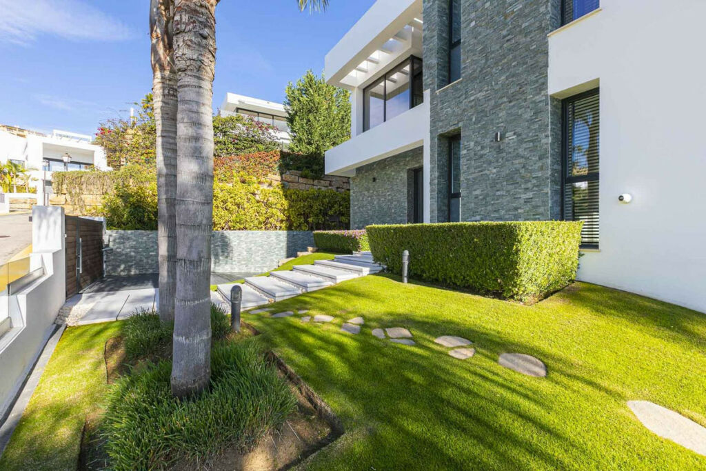 Detached Villa Benahavís Málaga - image 27