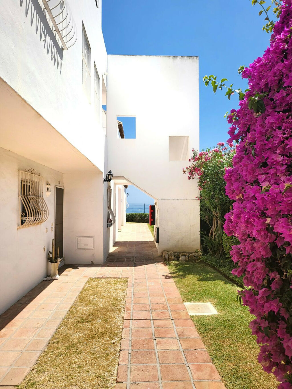 Penthouse Calahonda Málaga - image 27
