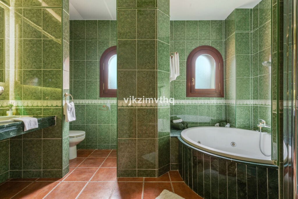 Detached Villa Benahavís Málaga - image 29
