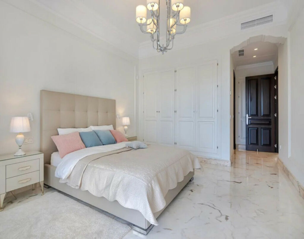 Detached Villa Sierra Blanca Málaga - image 27