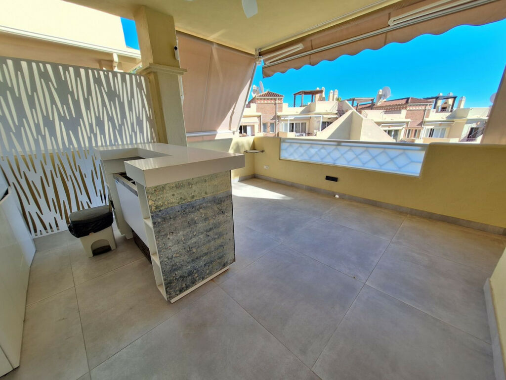 Middle Floor Apartment Bel Air Málaga - image 4