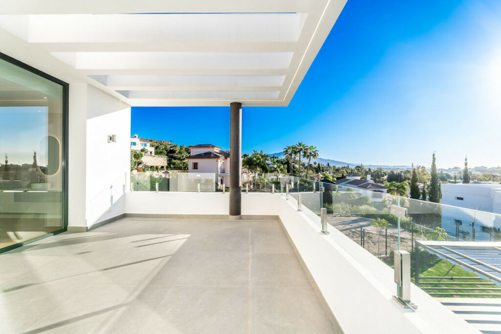 Detached Villa Benahavís Málaga - image 6