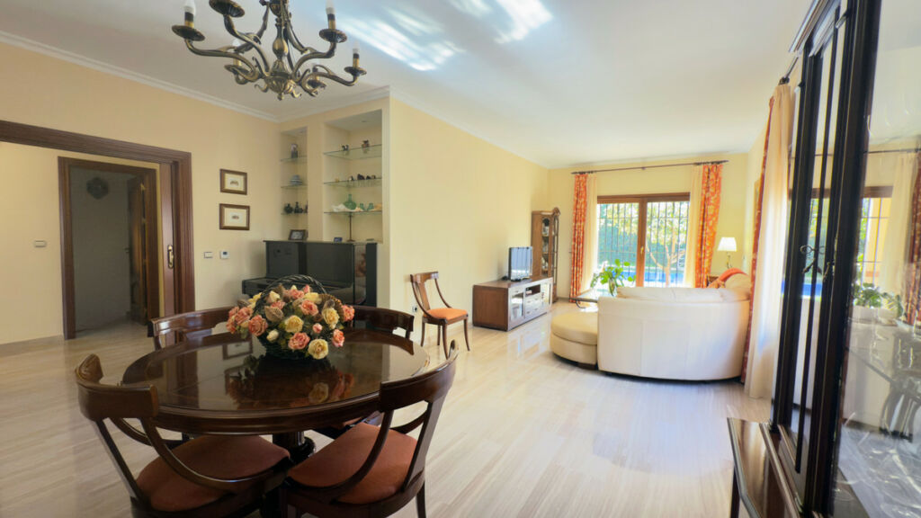 Detached Villa Antequera Málaga - image 28