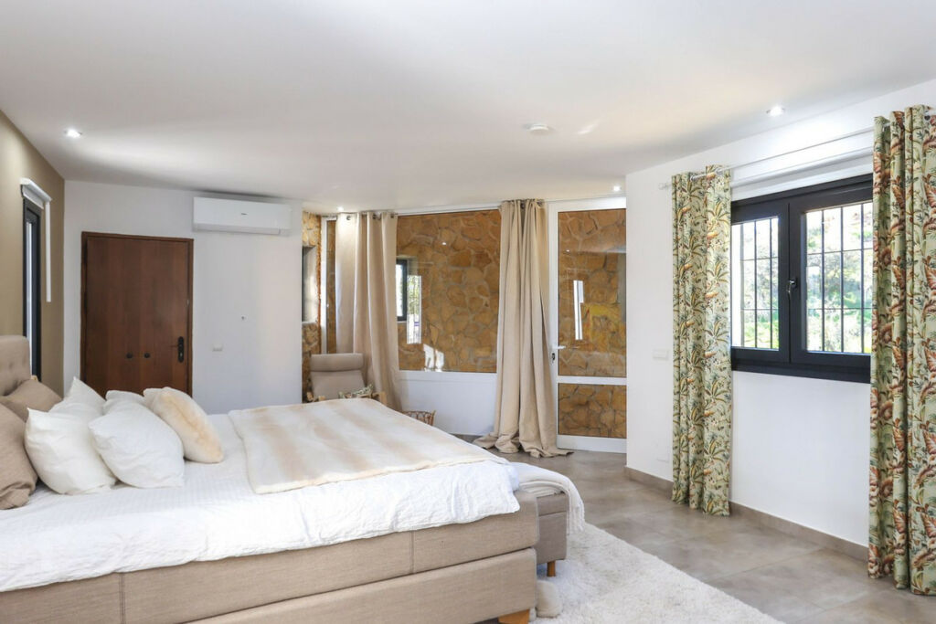Detached Villa Monda Málaga - image 28