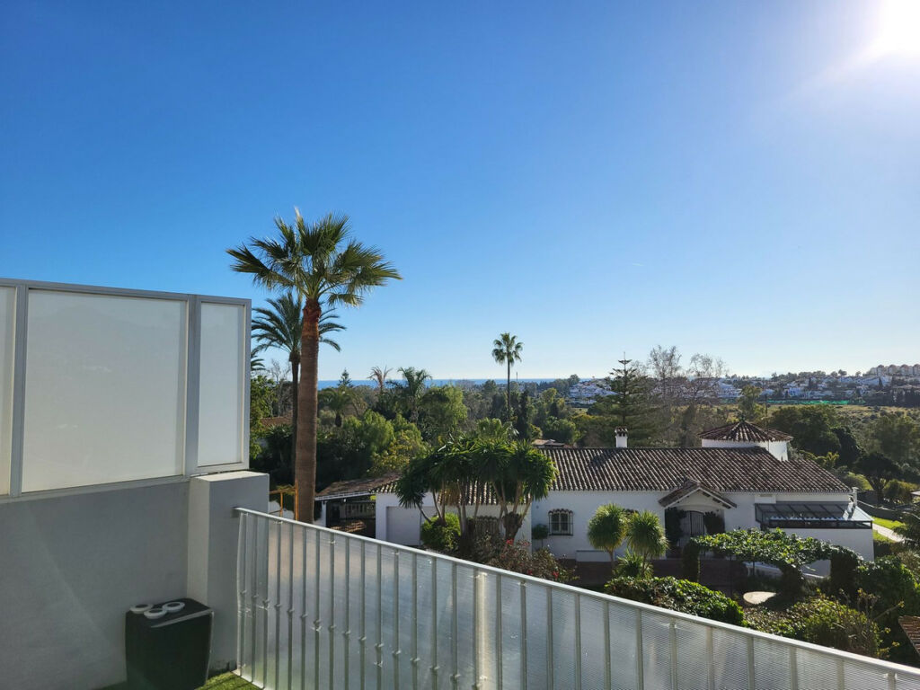 Townhouse Guadalmina Alta Málaga - image 5