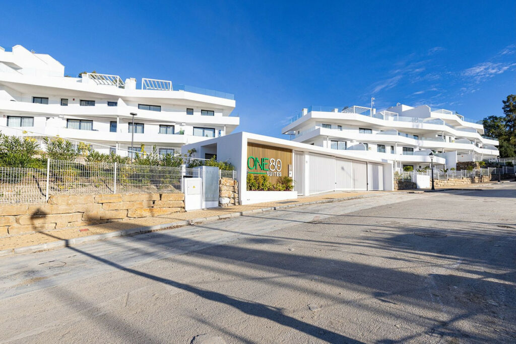 Middle Floor Apartment Estepona Málaga - image 29